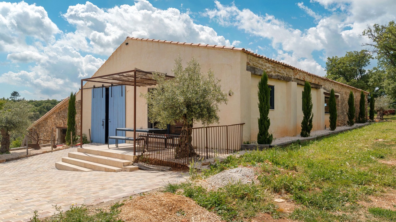 Photo of Outdoor in Esparron