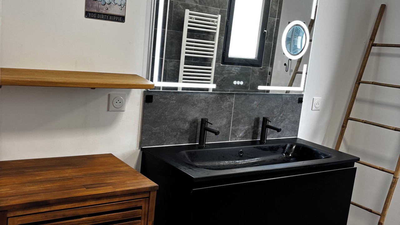 Photo of Bathroom in Caromb