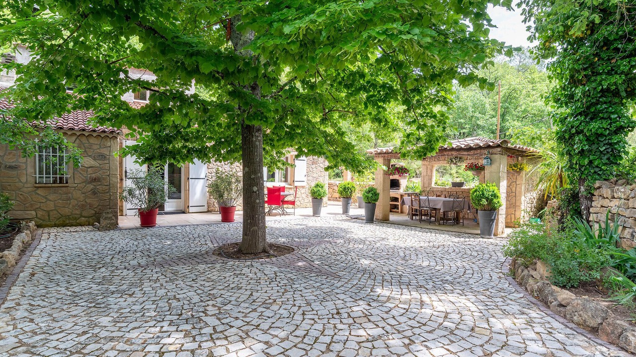 Photo of Others in Le Val