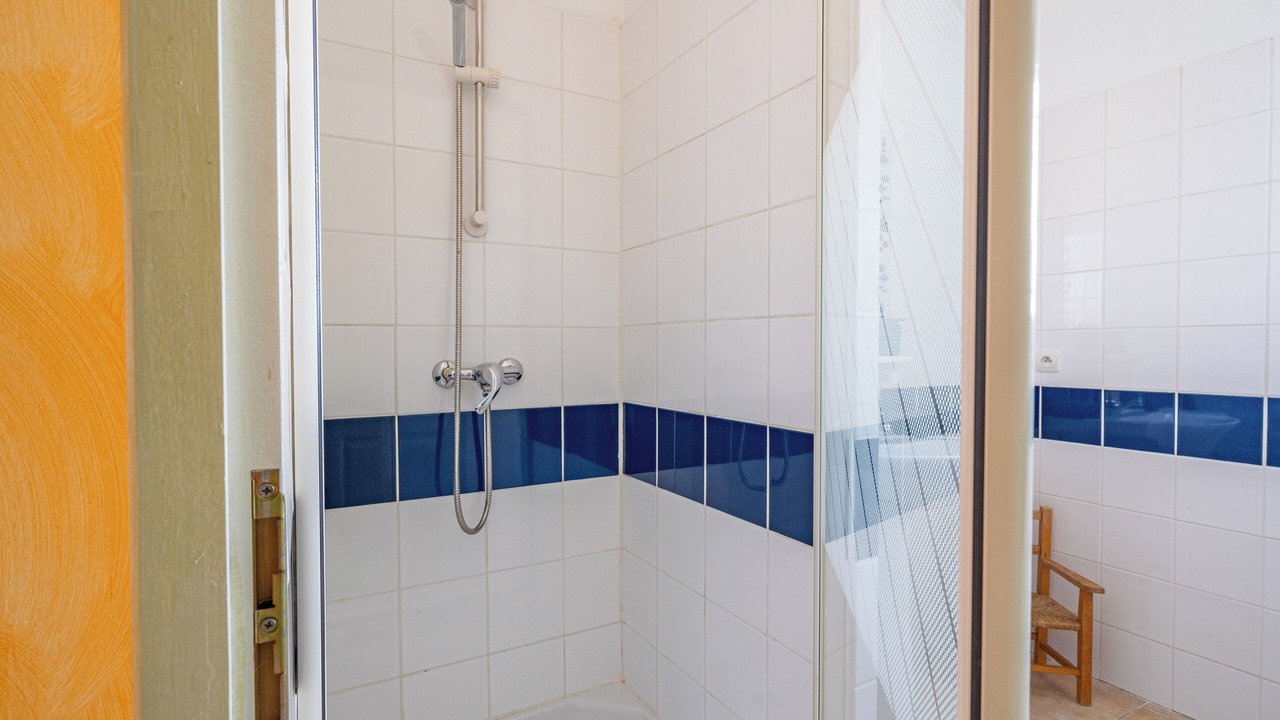 Photo of Bathroom in Saint-Mitre-les-Remparts