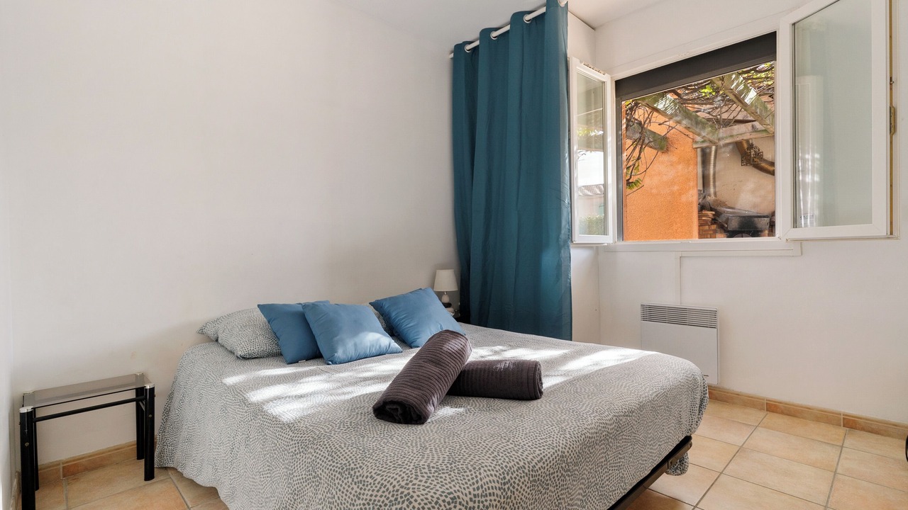 Photo of Bedroom in Saint-Mitre-les-Remparts