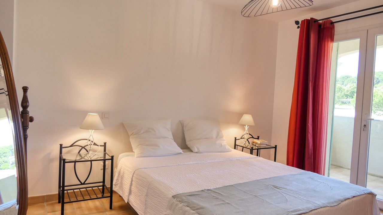 Photo of Bedroom in Caromb