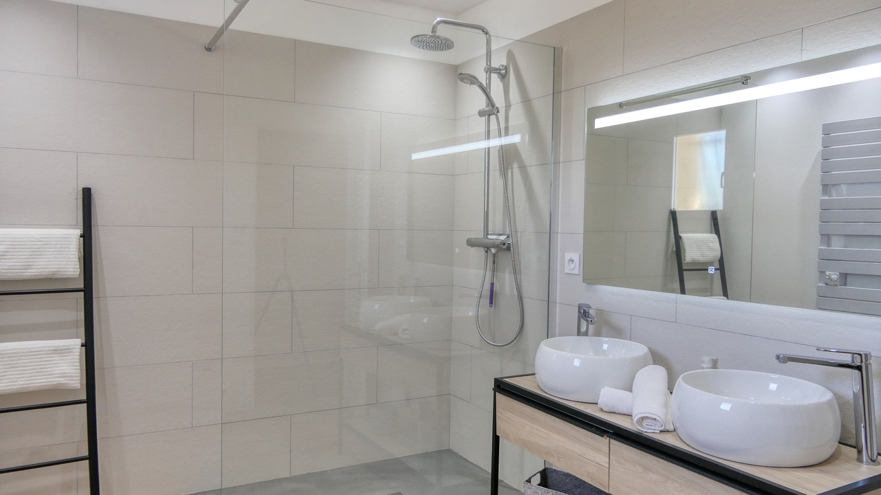 Photo of Bathroom in Caromb