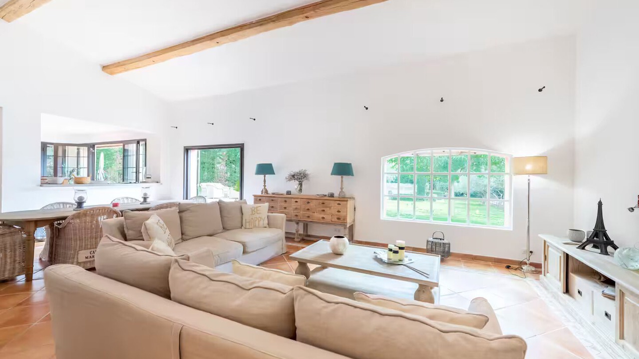 Photo of Livingroom in Saint-Paul-en-Foret