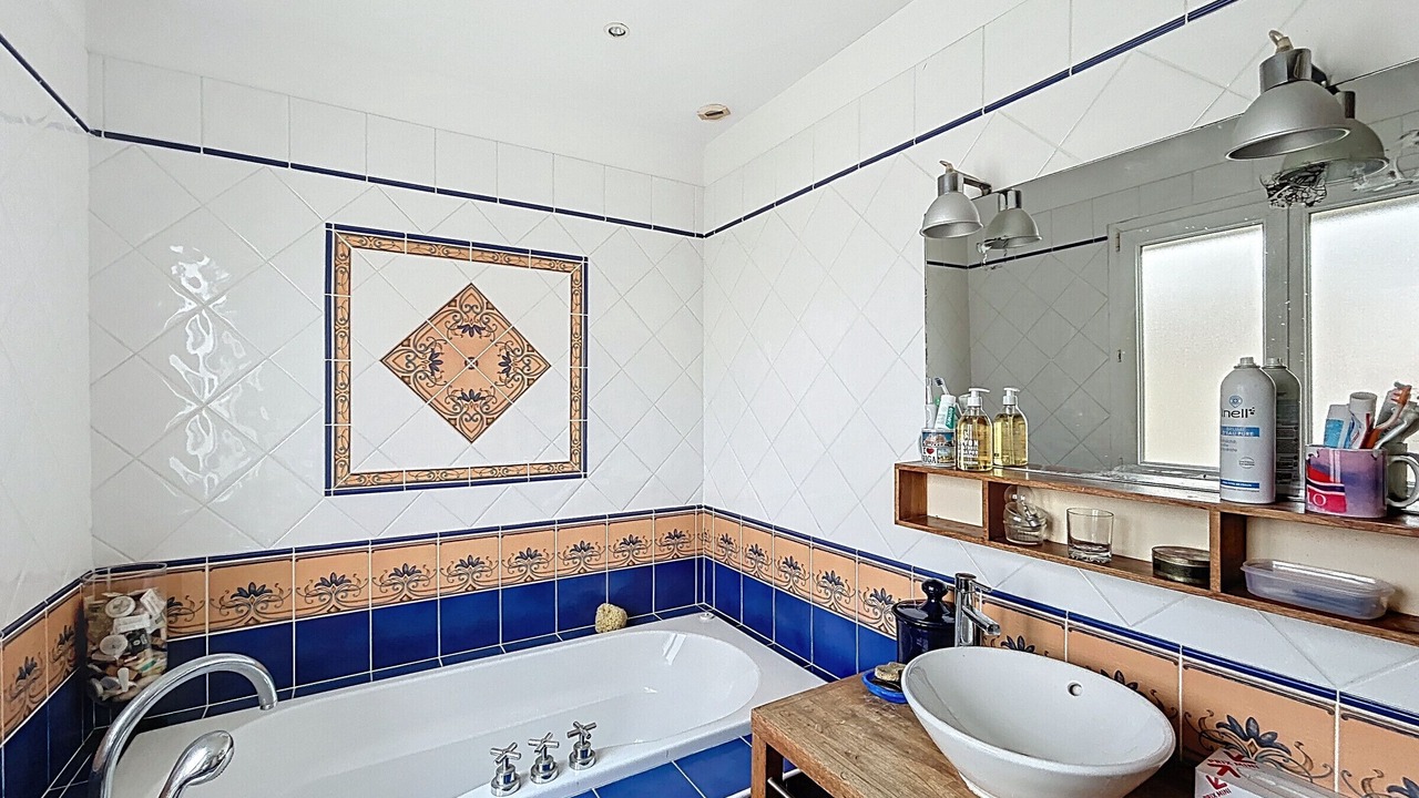 Photo of Bathroom in Saintes-Maries-de-la-Mer
