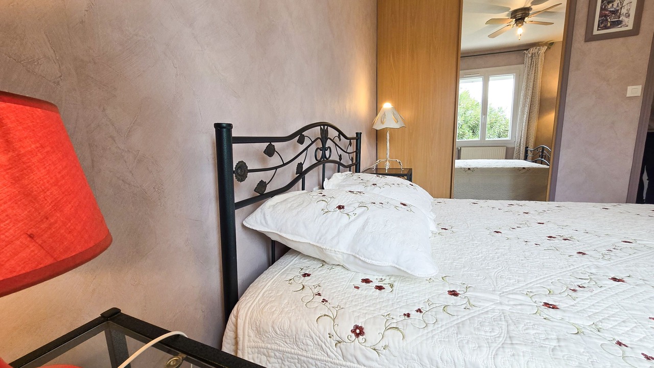Photo of Bedroom in Volonne