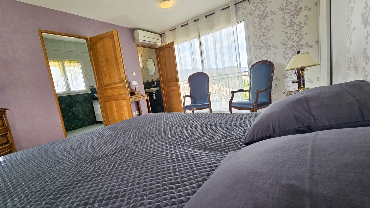 Photo of Bedroom in Volonne