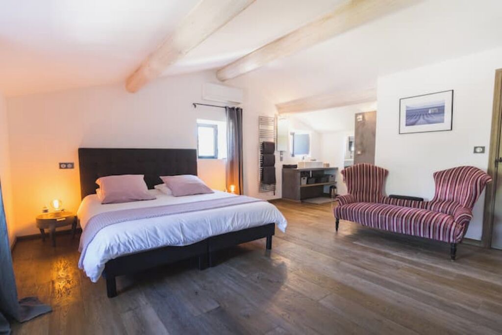 Photo of Bedroom in Oppede