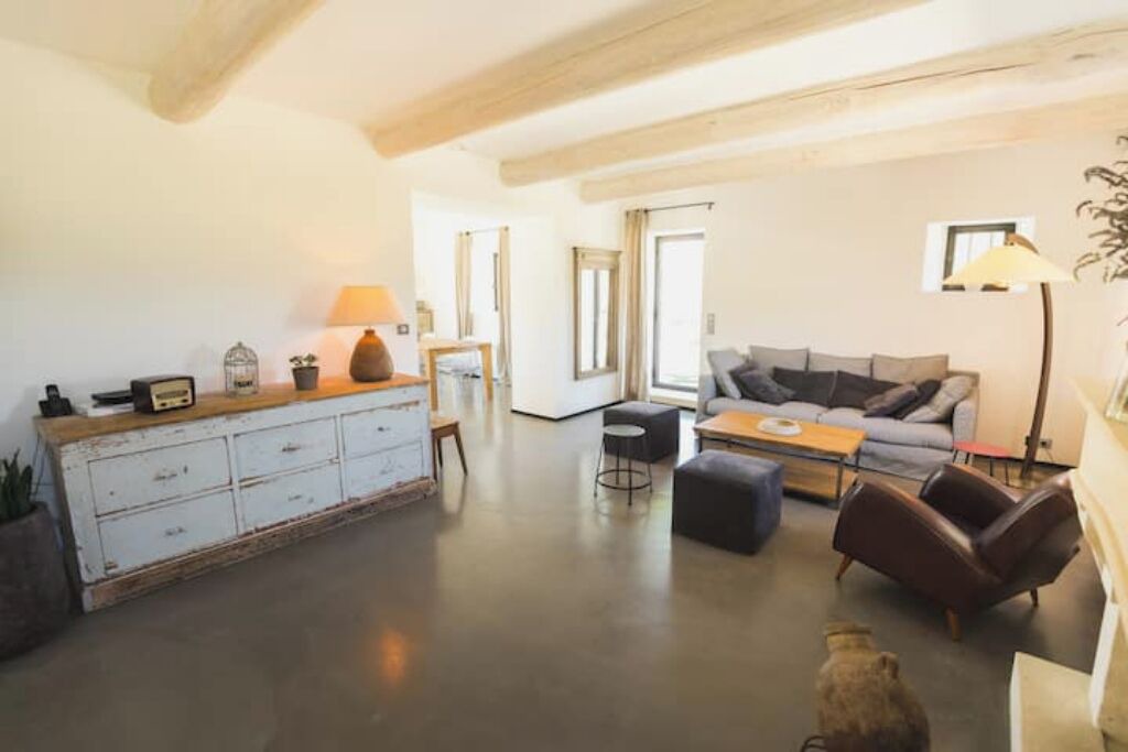 Photo of Livingroom in Oppede