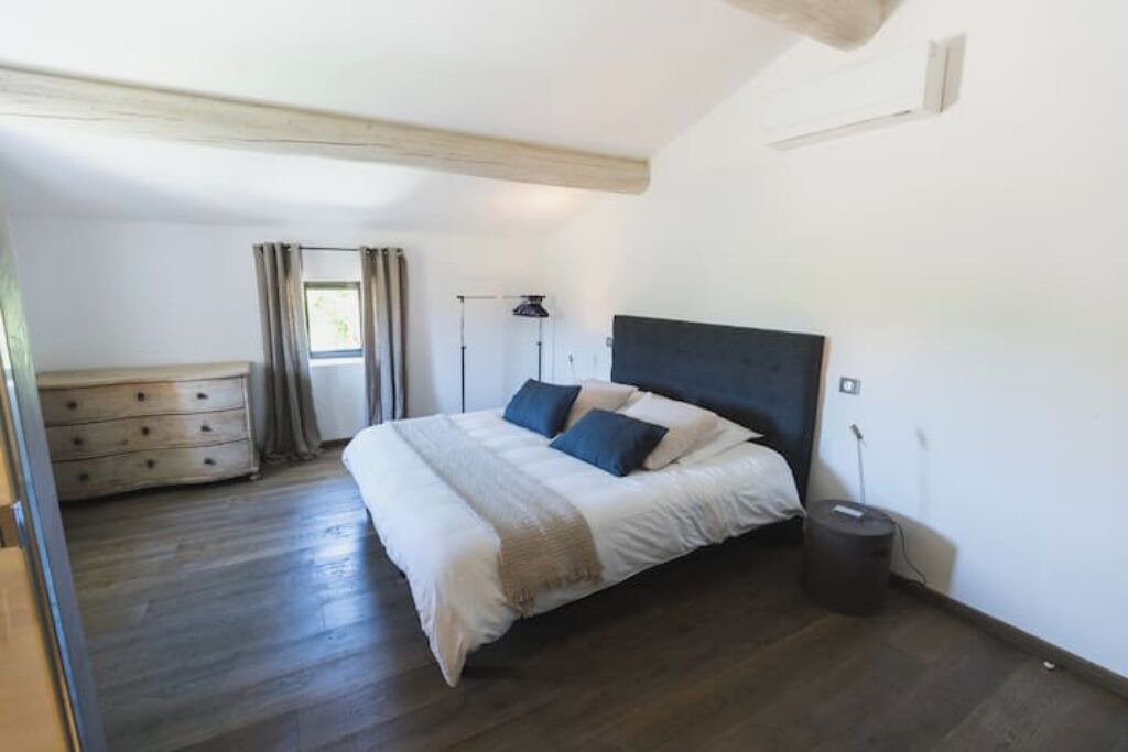 Photo of Bedroom in Oppede