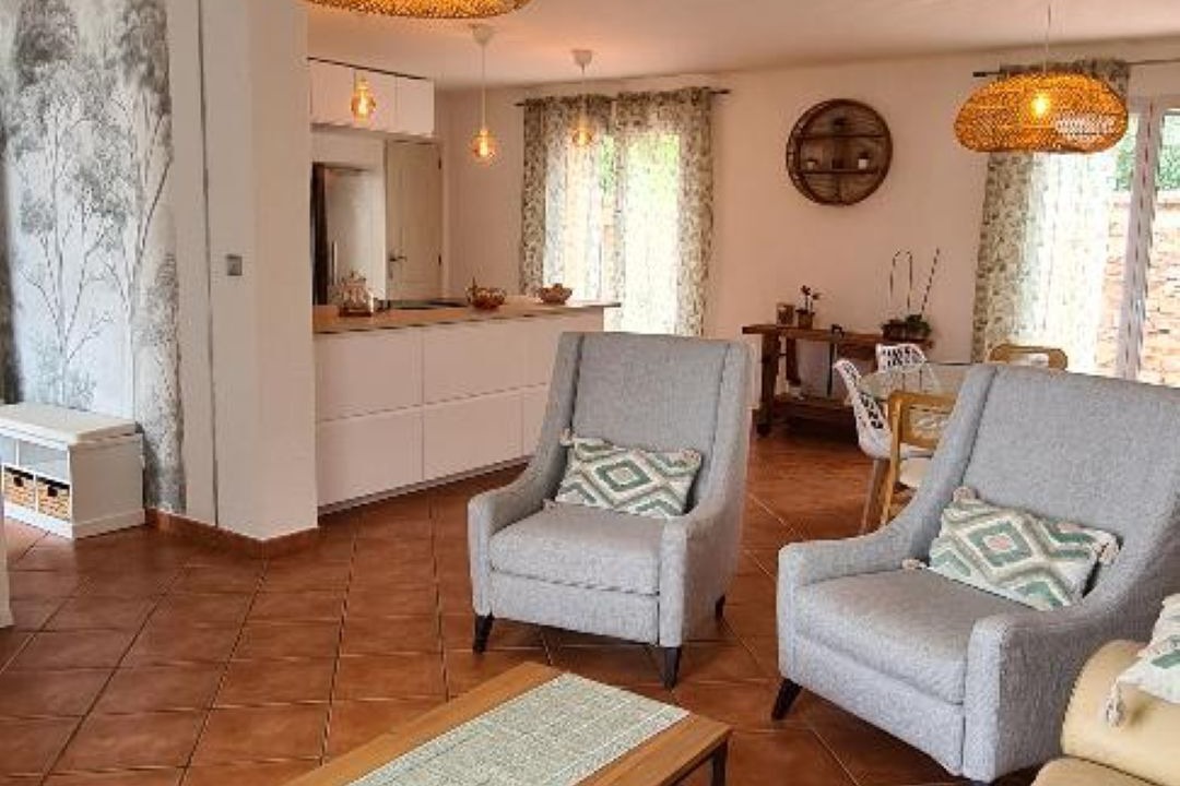 Photo of Livingroom in Puget-Ville