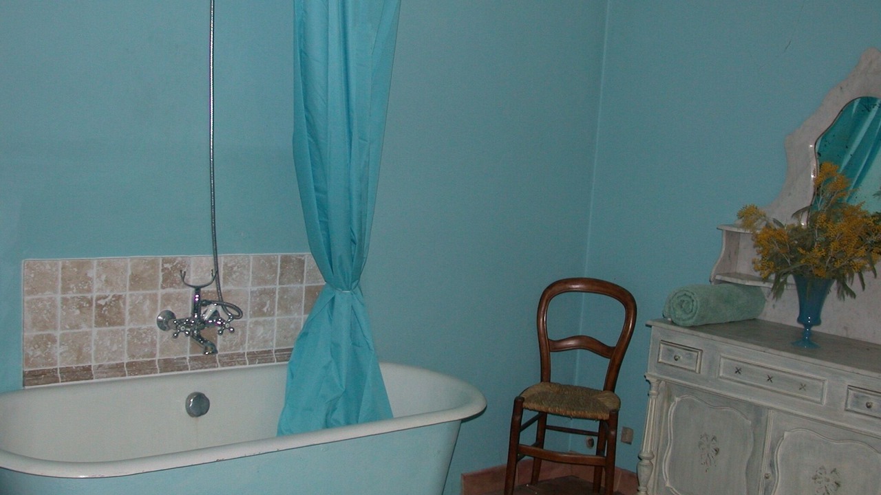 Photo of Bathroom in Figanieres
