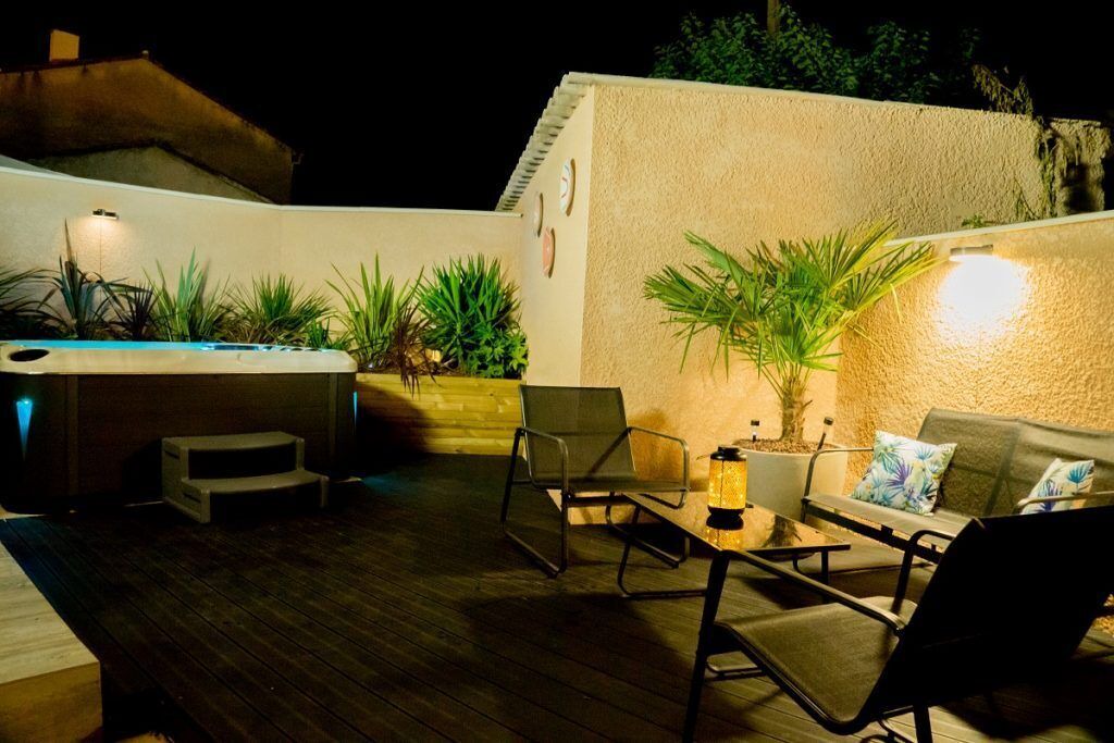 Photo of Patio Balcony in Orange