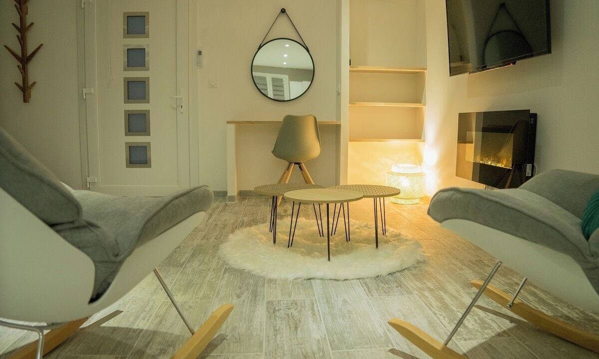 Photo of Livingroom in Orange