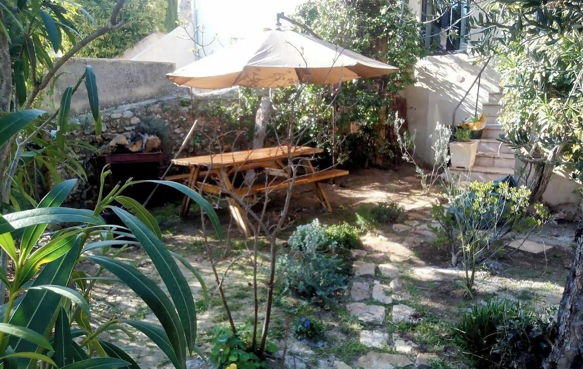 Photo of Outdoor in Vaugines