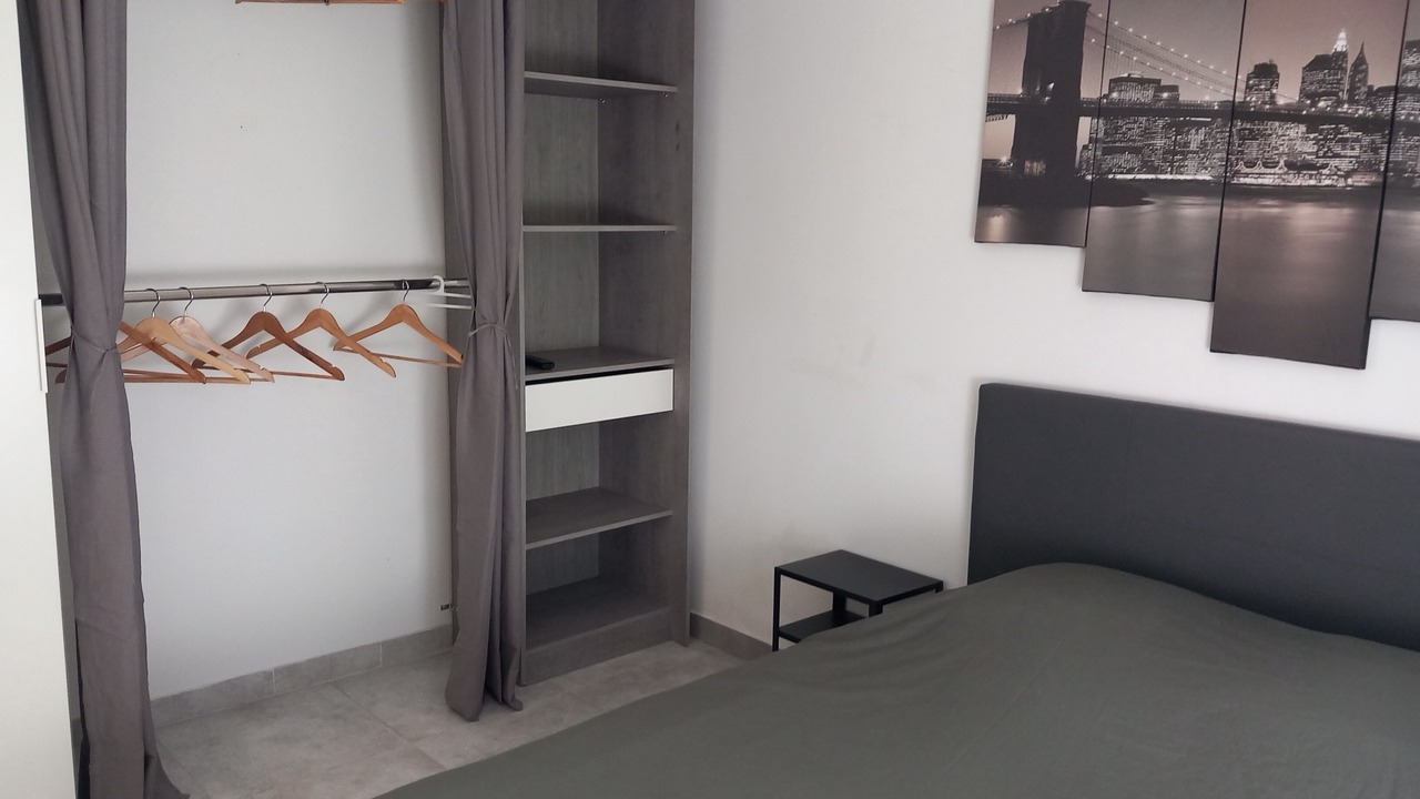 Photo of Bedroom in Saint-Mitre-les-Remparts