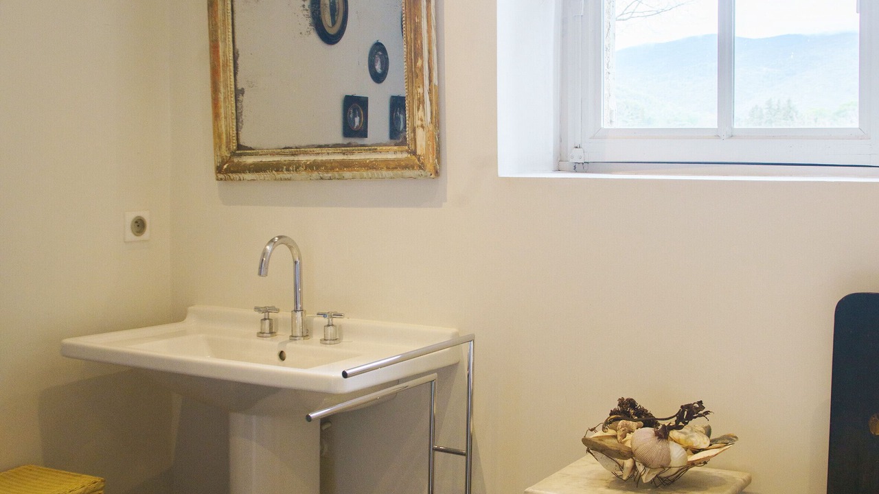 Photo of Bathroom in Lourmarin