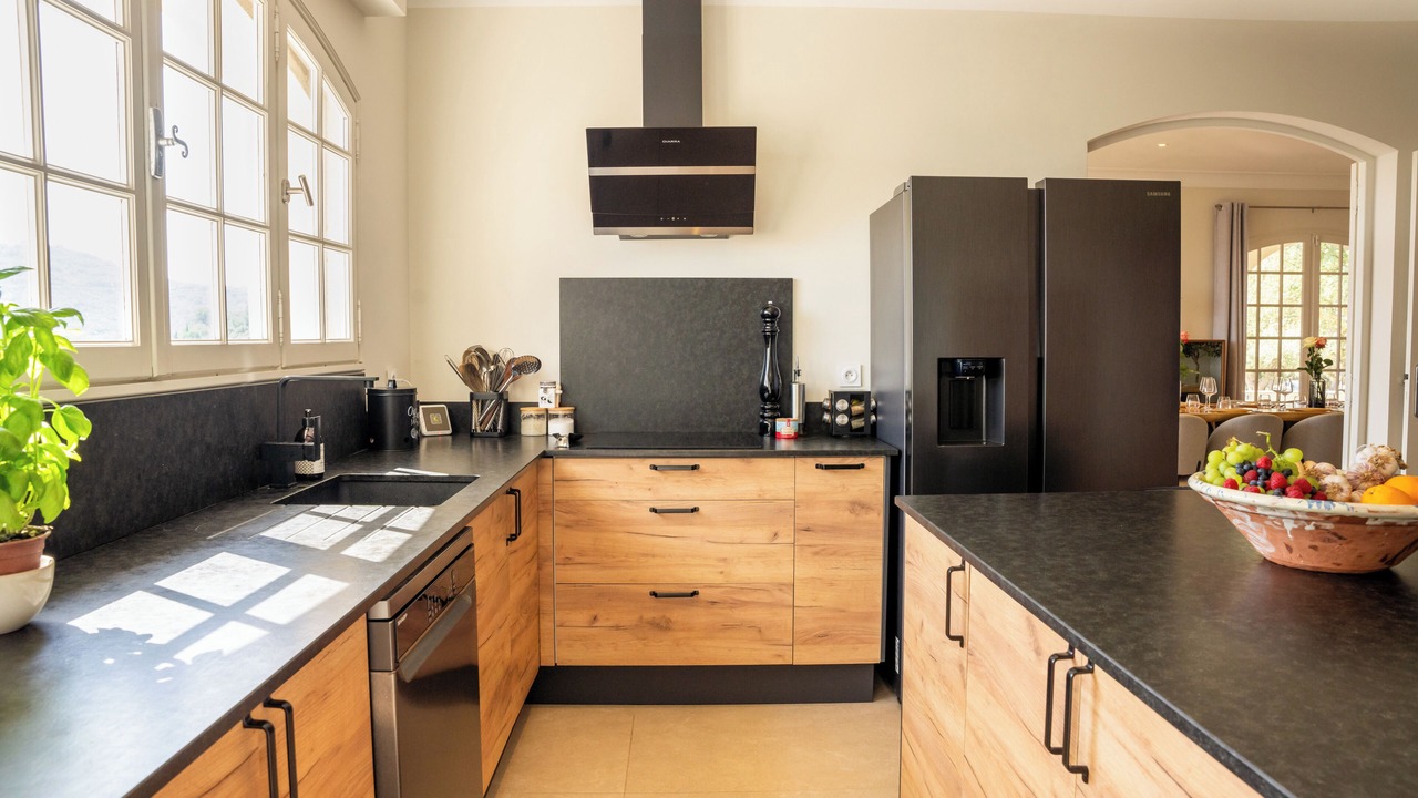 Photo of Kitchen in Comps
