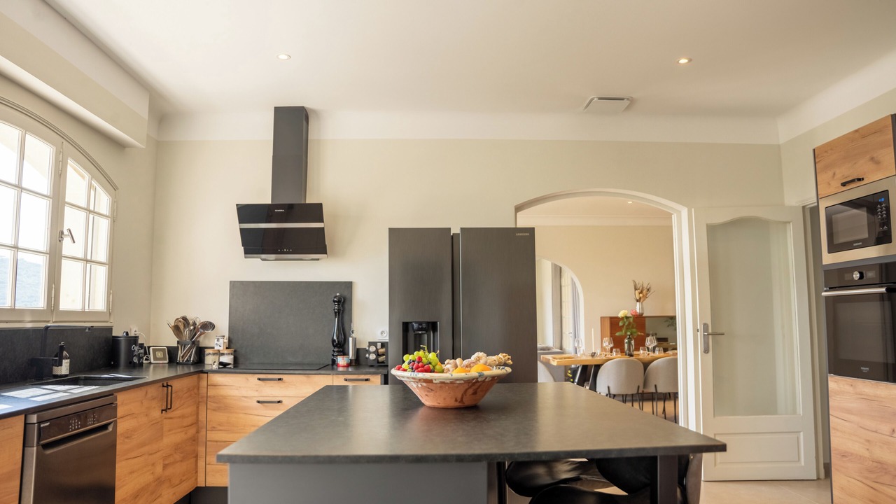 Photo of Kitchen in Comps