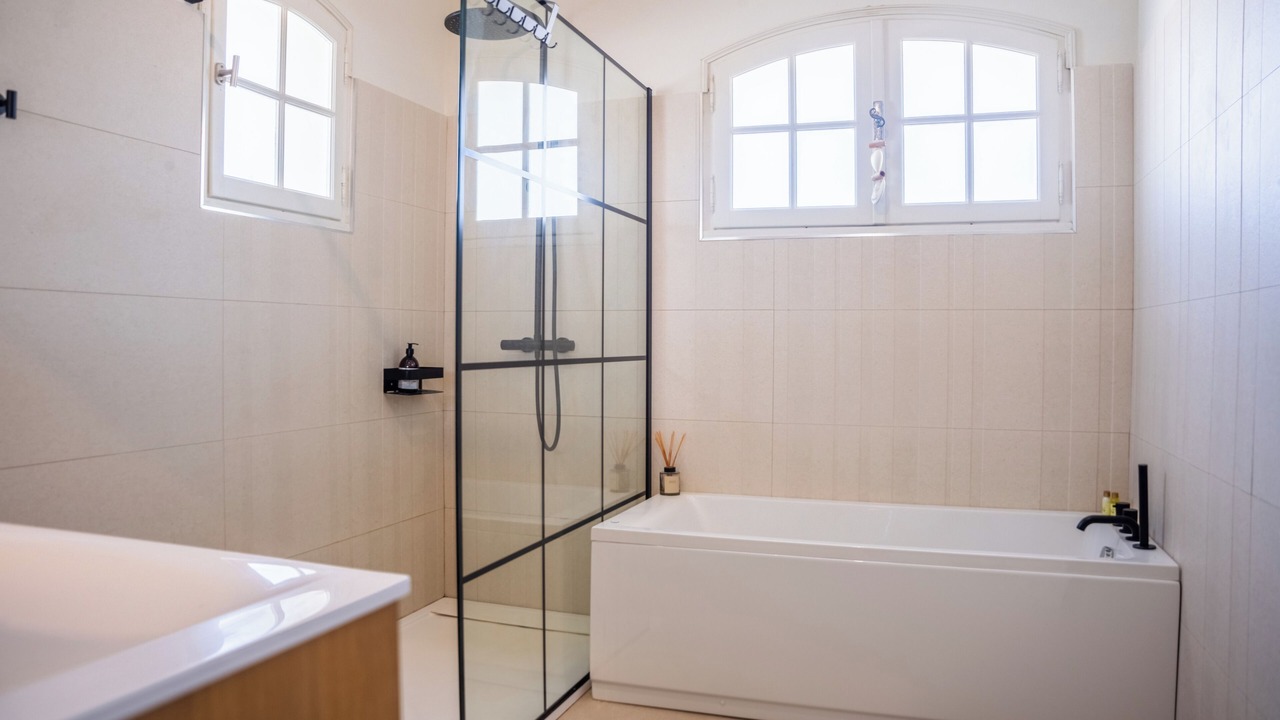 Photo of Bathroom in Comps