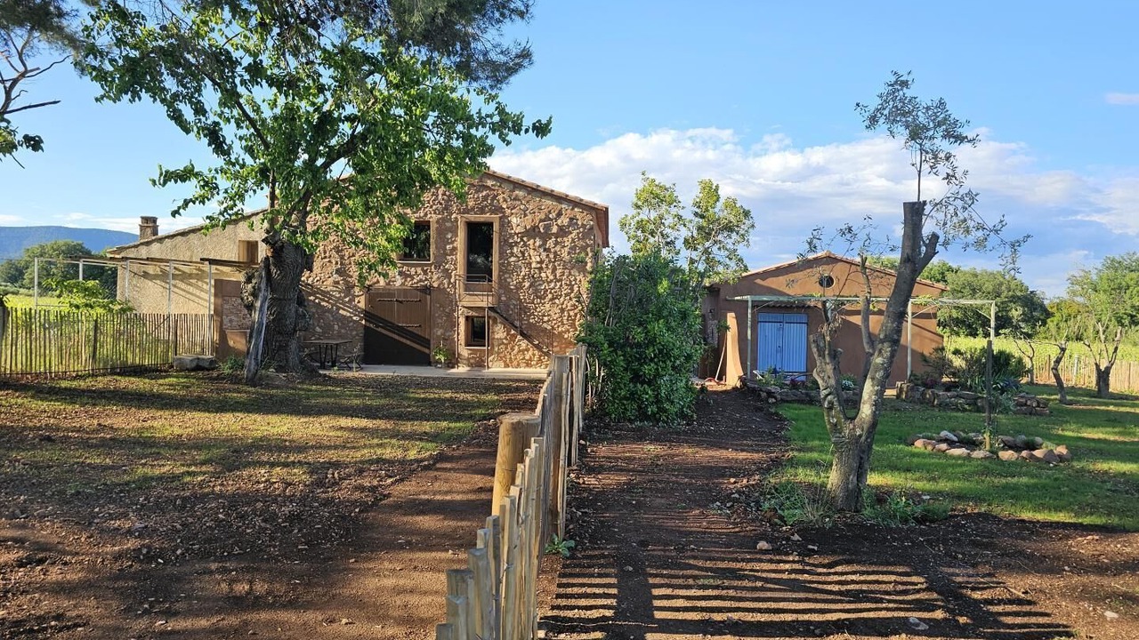 Photo of Outdoor in Cuers