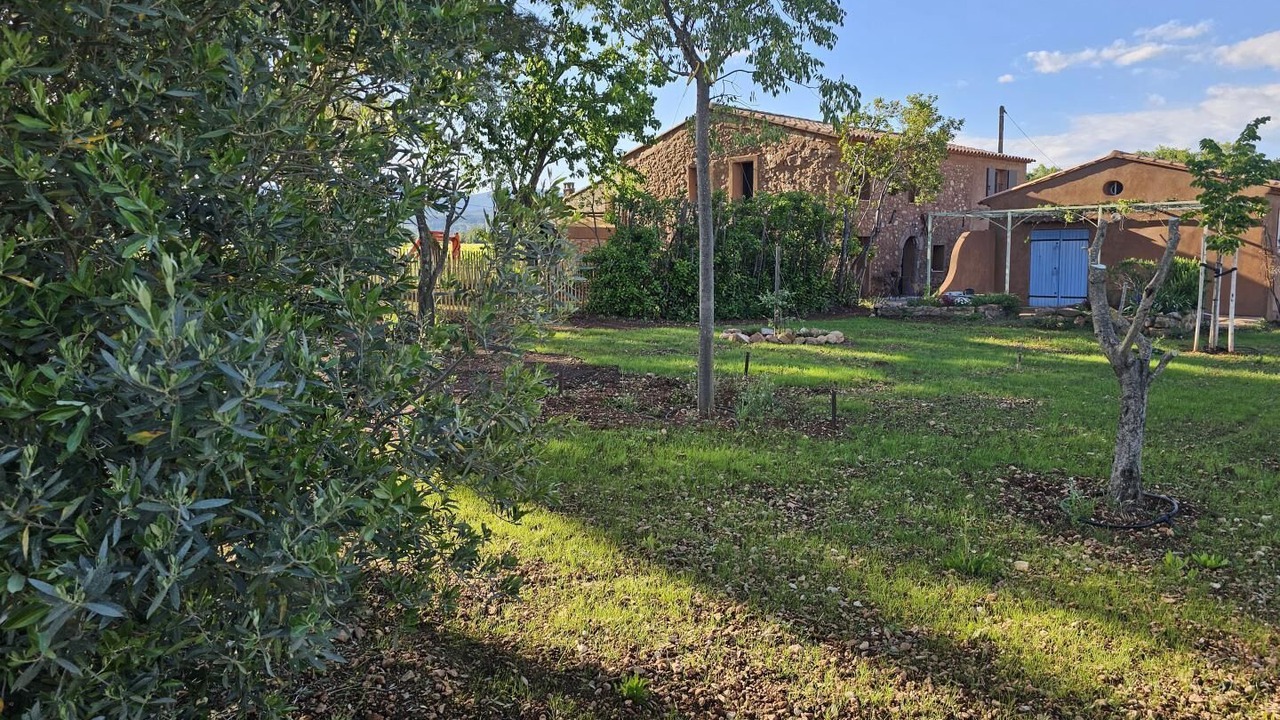 Photo of Outdoor in Cuers