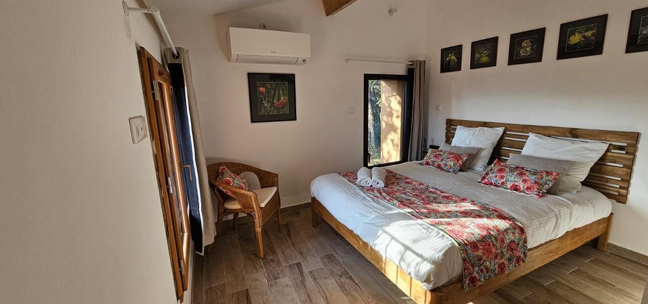 Photo of Bedroom in Cuers
