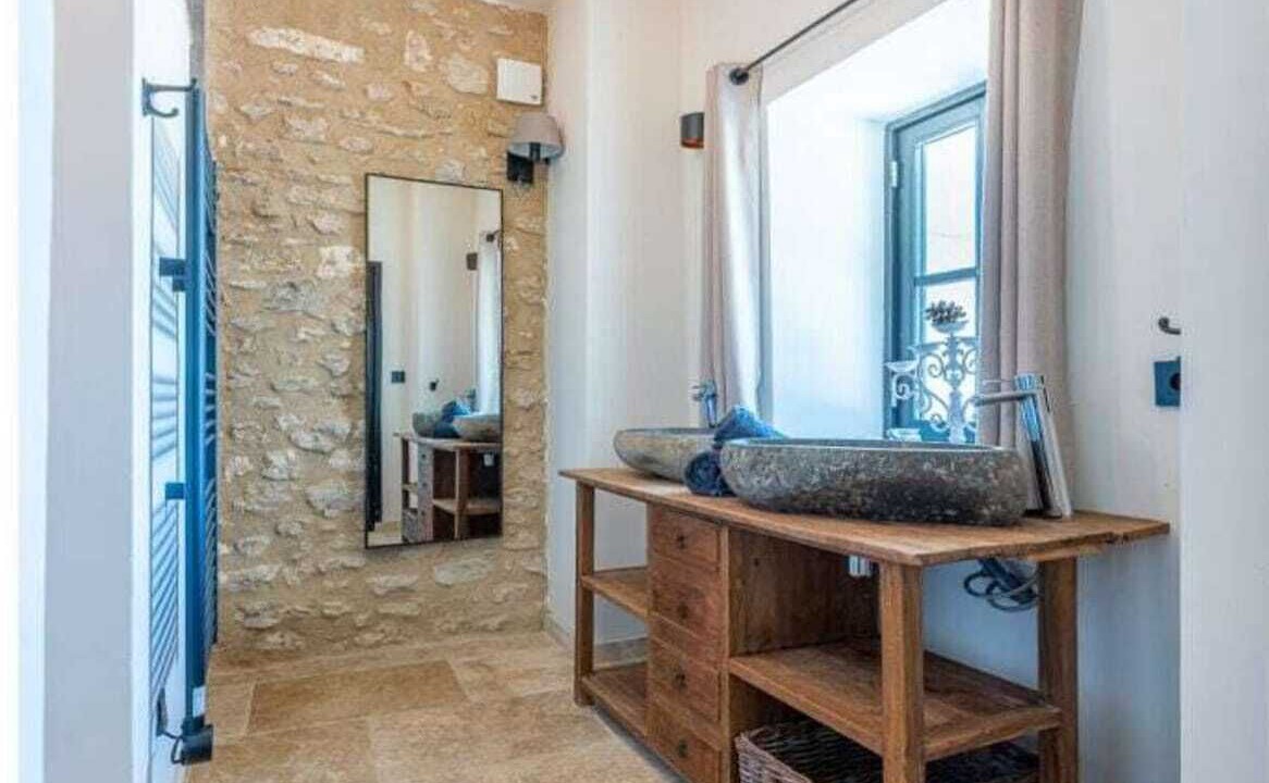 Photo of Bathroom in Menerbes