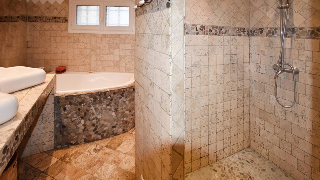 Photo of Bathroom in Vedene