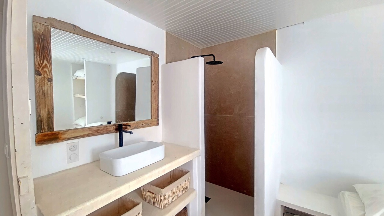 Photo of Bathroom in Saintes-Maries-de-la-Mer