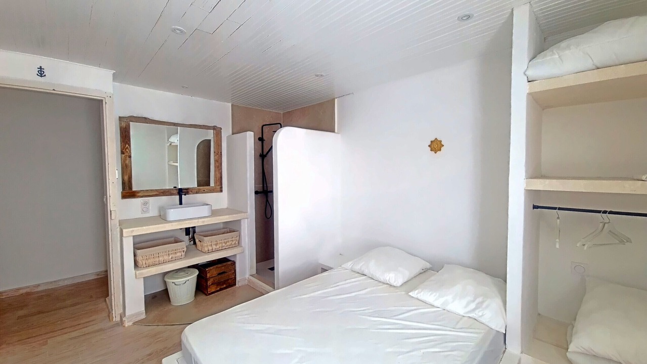 Photo of Bedroom in Saintes-Maries-de-la-Mer