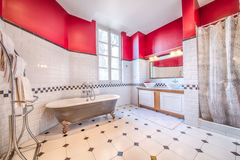 Photo of Bathroom in Avignon City Centre