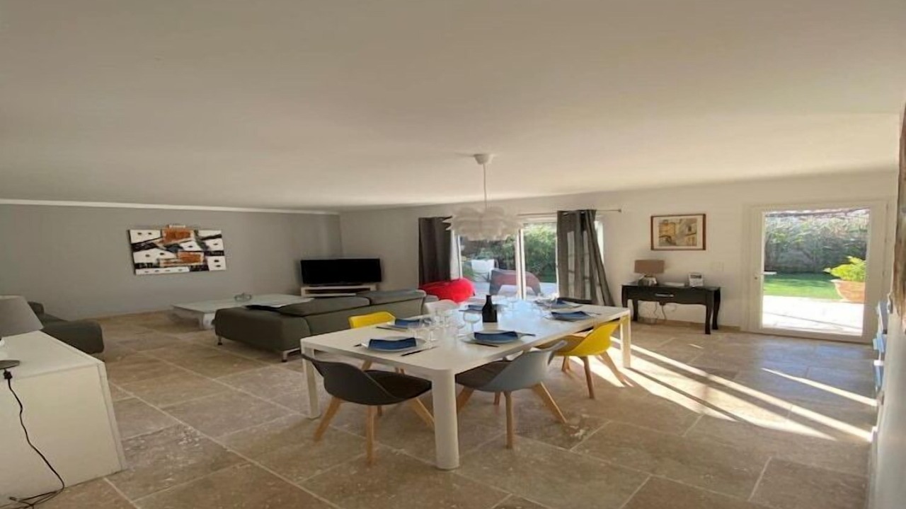 Photo of Livingroom in Tavel