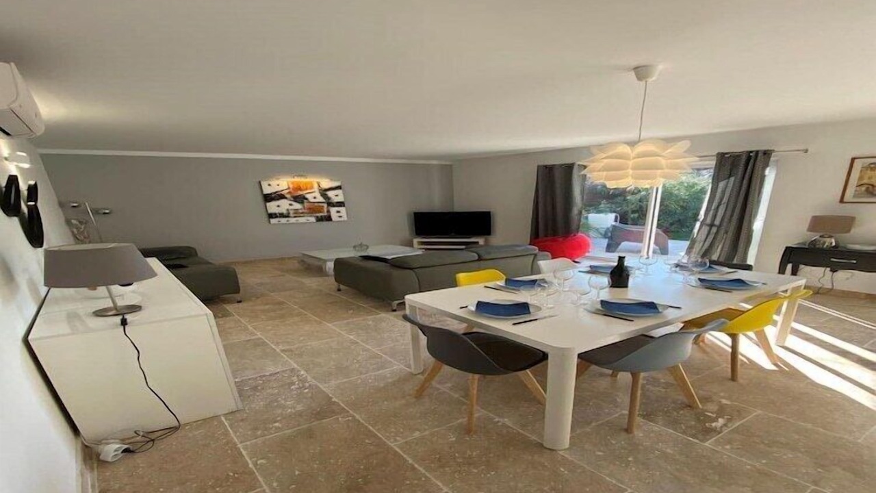 Photo of Livingroom in Tavel