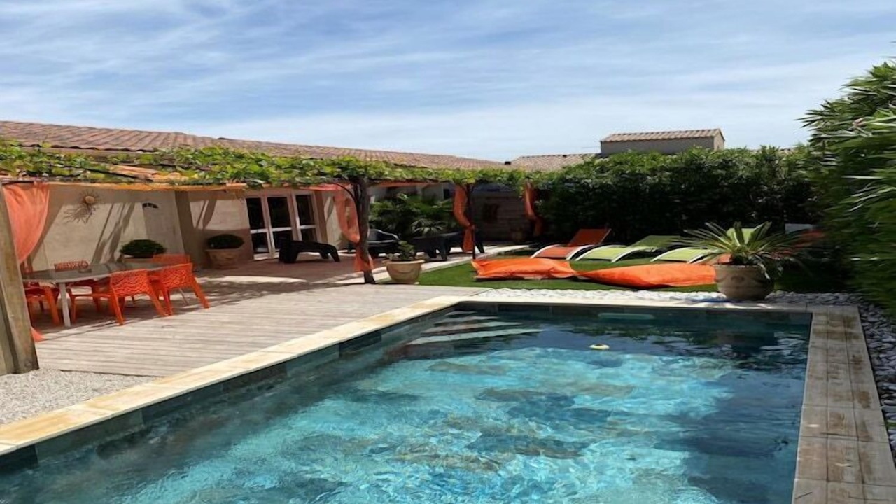Photo of Outdoor in Tavel