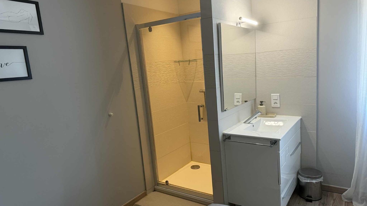 Photo of Bathroom in Tavel