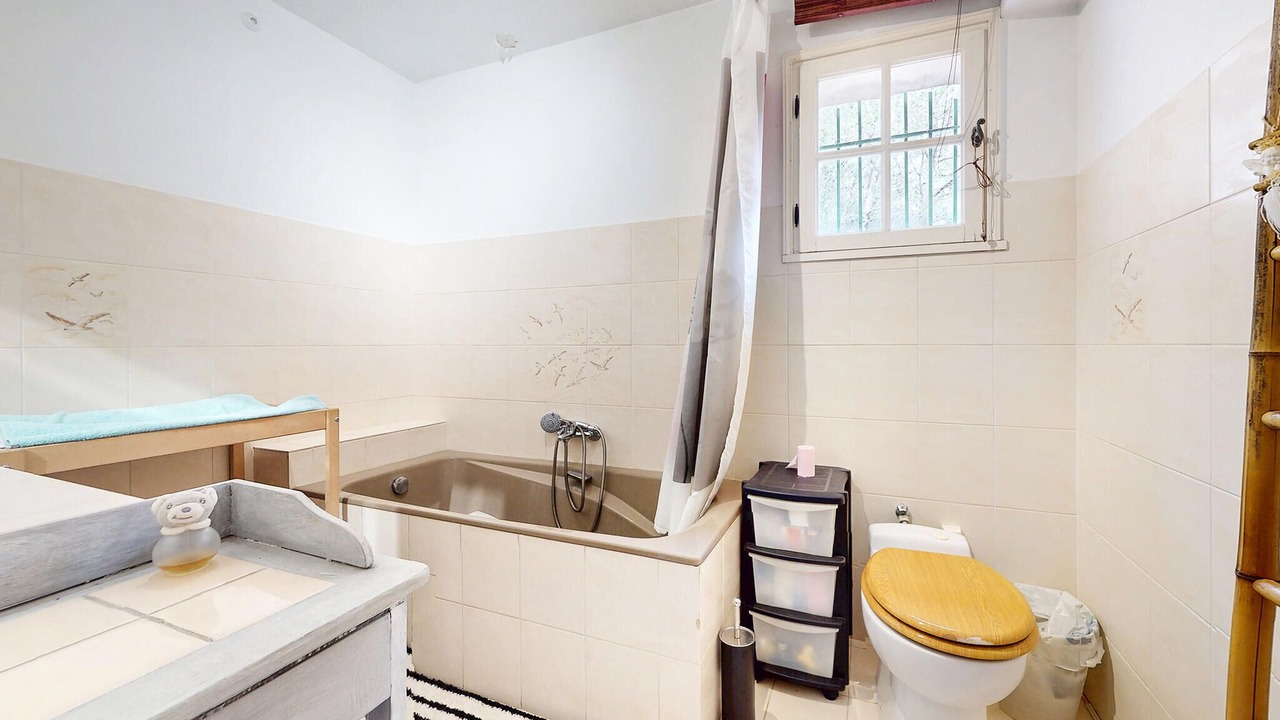 Photo of Bathroom in Sollies-Ville