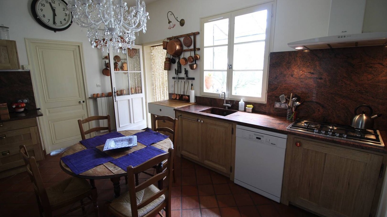 Photo of Kitchen in Saint-Martin-de-Castillon