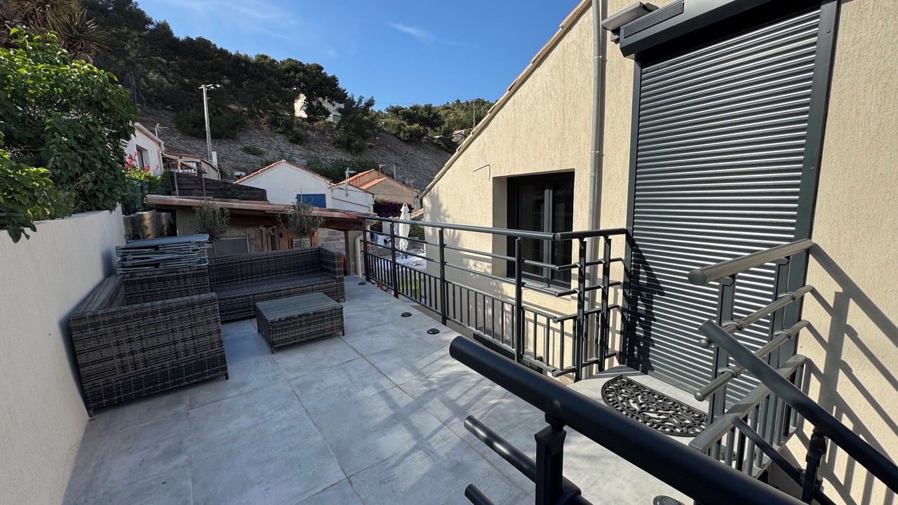 Photo of Outdoor in Niolon