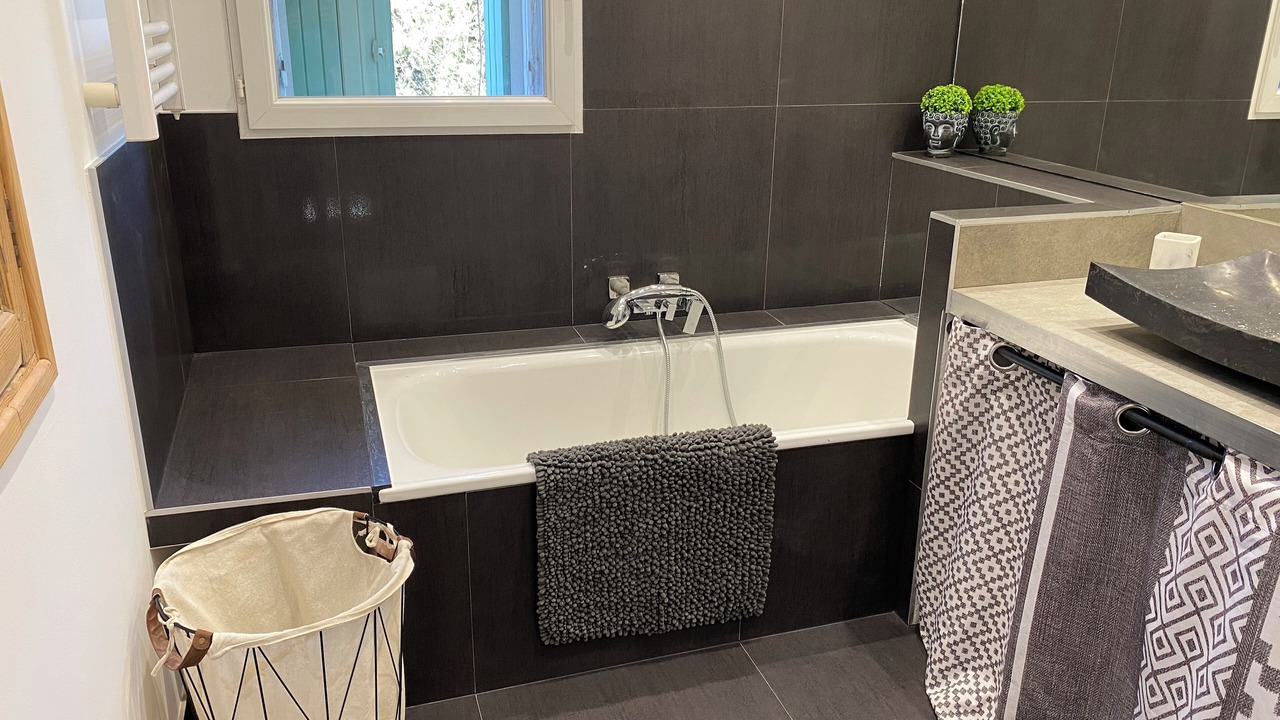 Photo of Bathroom in Chateaurenard