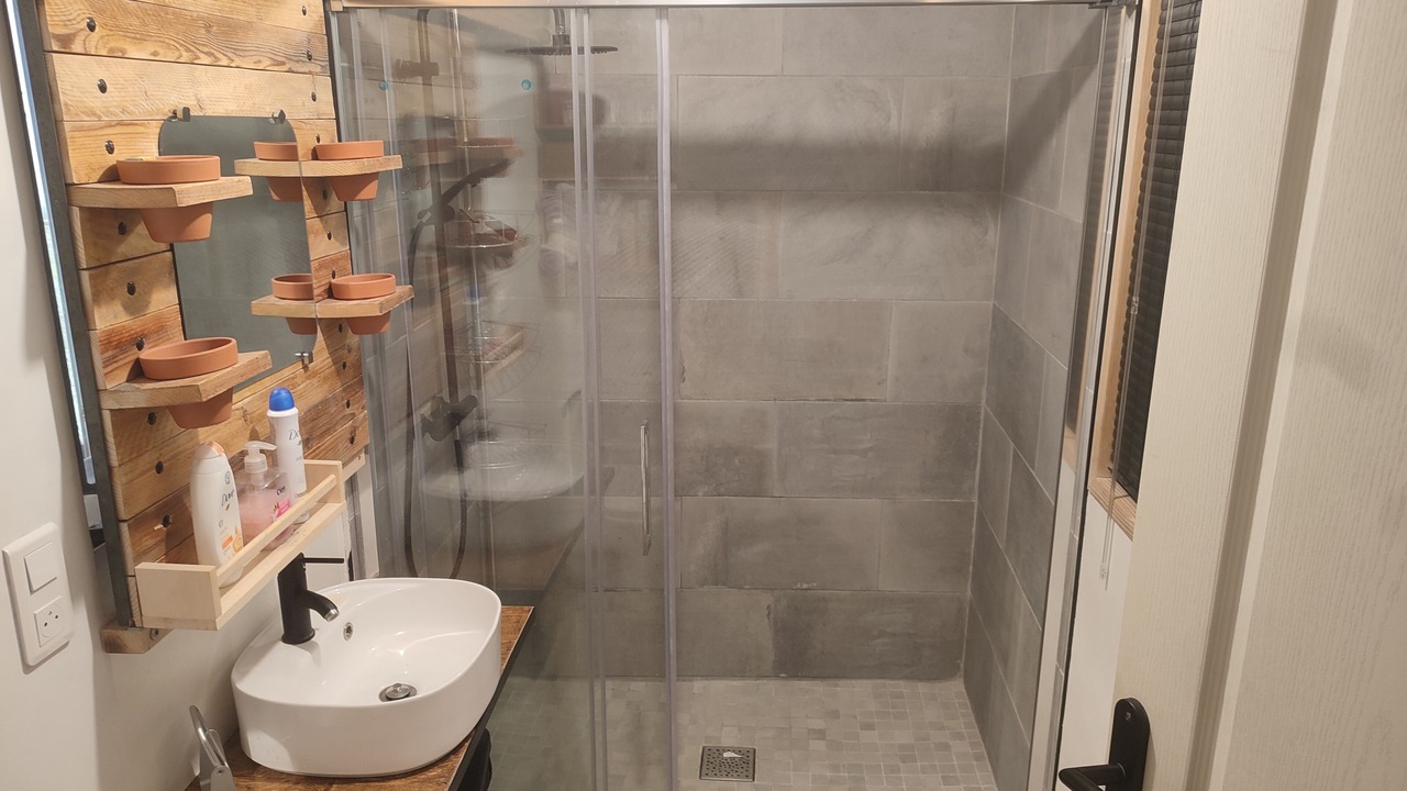 Photo of Bathroom in Caromb