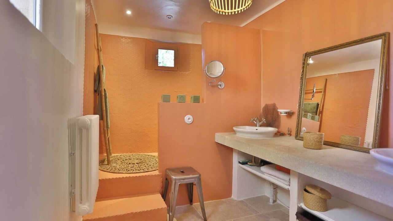 Photo of Bathroom in Joucas