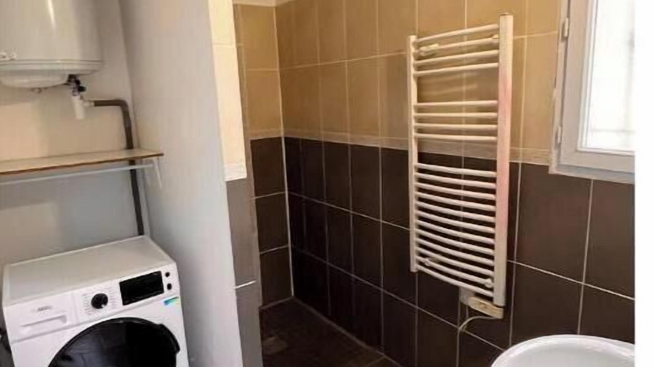 Photo of Bathroom in Venelles