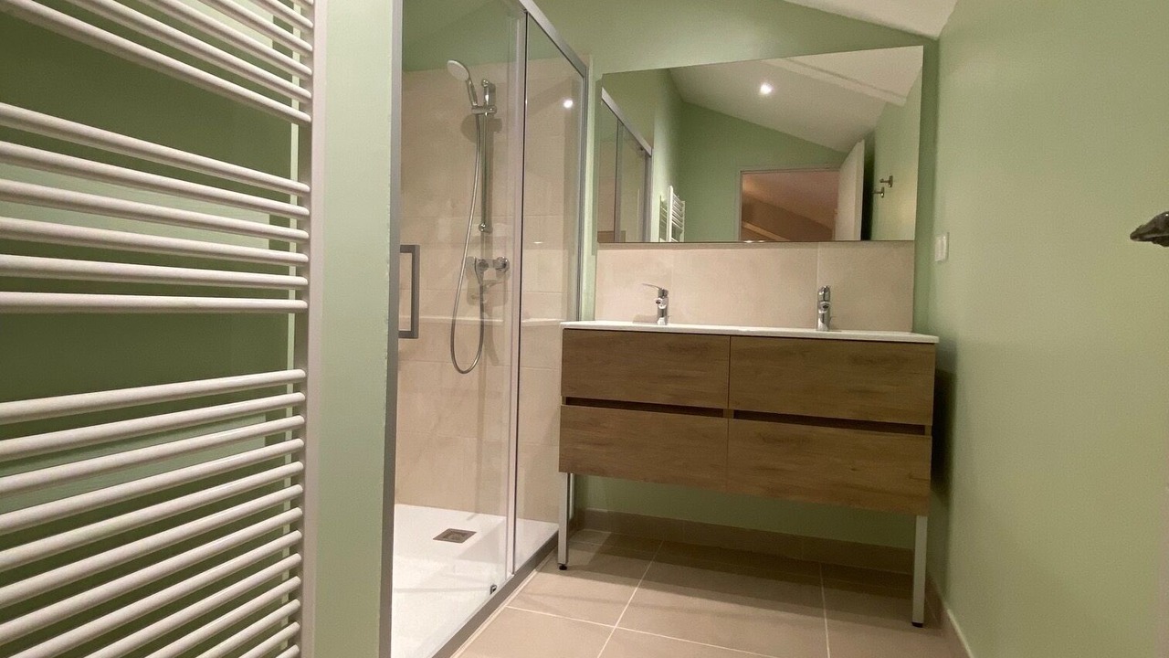 Photo of Bathroom in Caderousse
