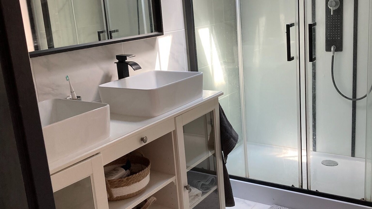 Photo of Bathroom in La Roque-d'Antheron