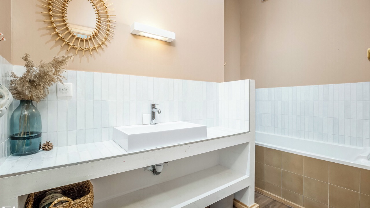 Photo of Bathroom in La Roque-d'Antheron