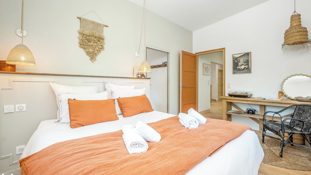 Photo of Bedroom in La Roque-d'Antheron