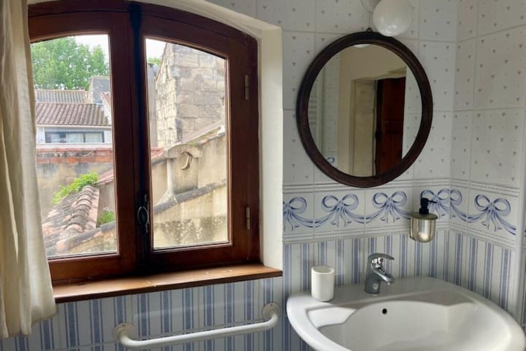 Photo of Bathroom in Arles