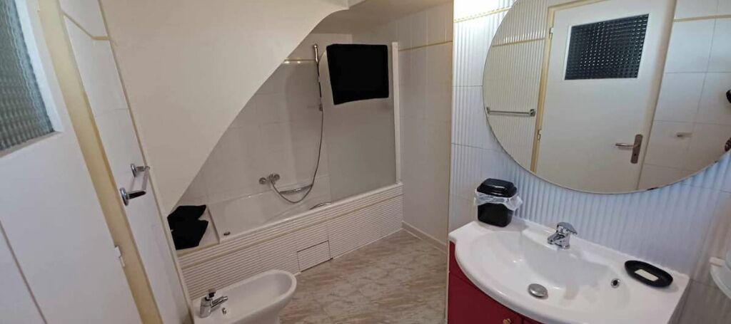 Photo of Bathroom in Redessan