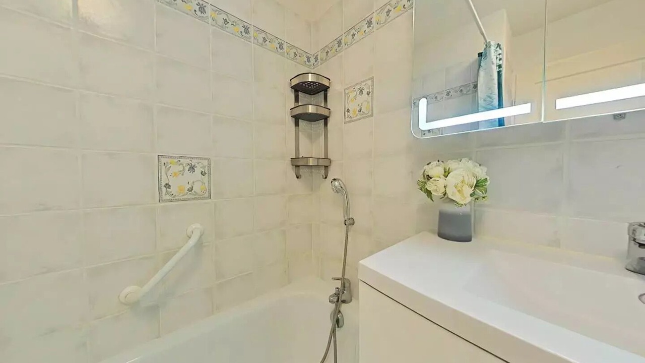 Photo of Bathroom in Miramar